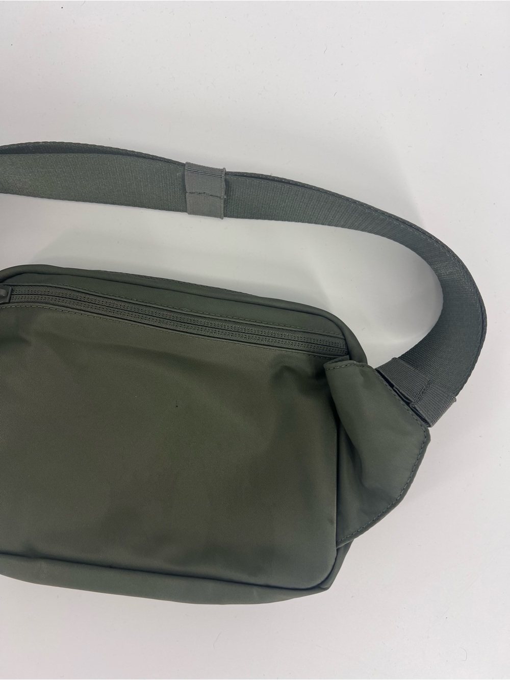 Lululemon Everywhere Belt Bag Green Crossbody Waist Pack Unisex - Picture 7 of 9